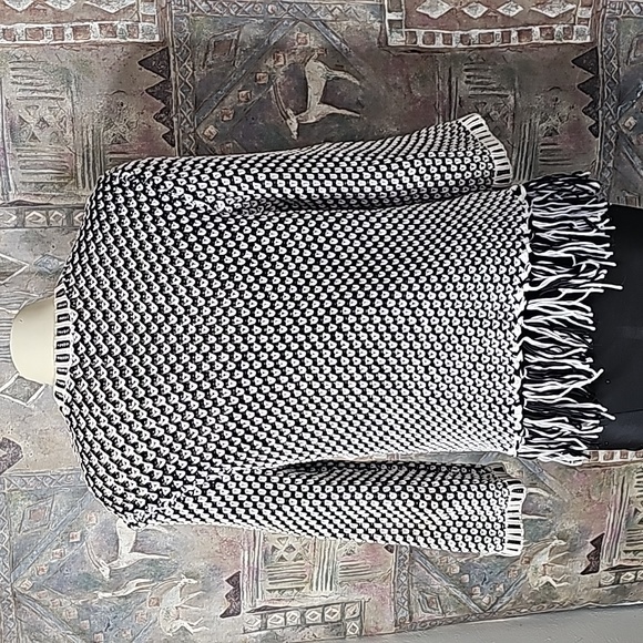 Chico's crochet Cardigan fringes honeycomb pattern Chico's Size 1 US size UA 8/M - Picture 9 of 13